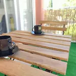 STUDIO LE GALICE avec TERRASSE et PARKING