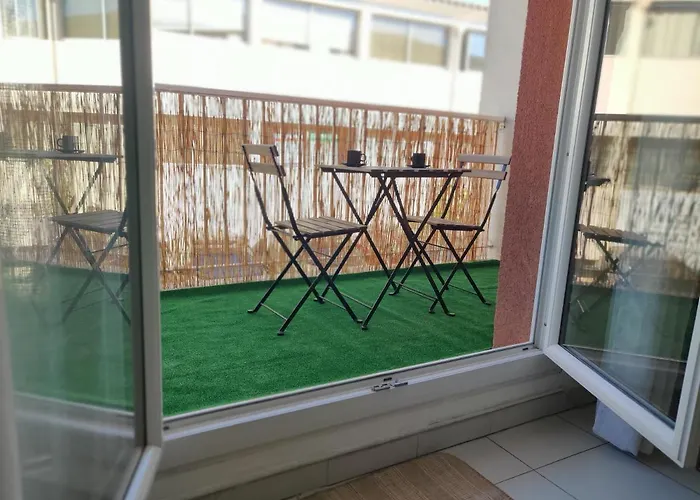 STUDIO LE GALICE avec TERRASSE et PARKING